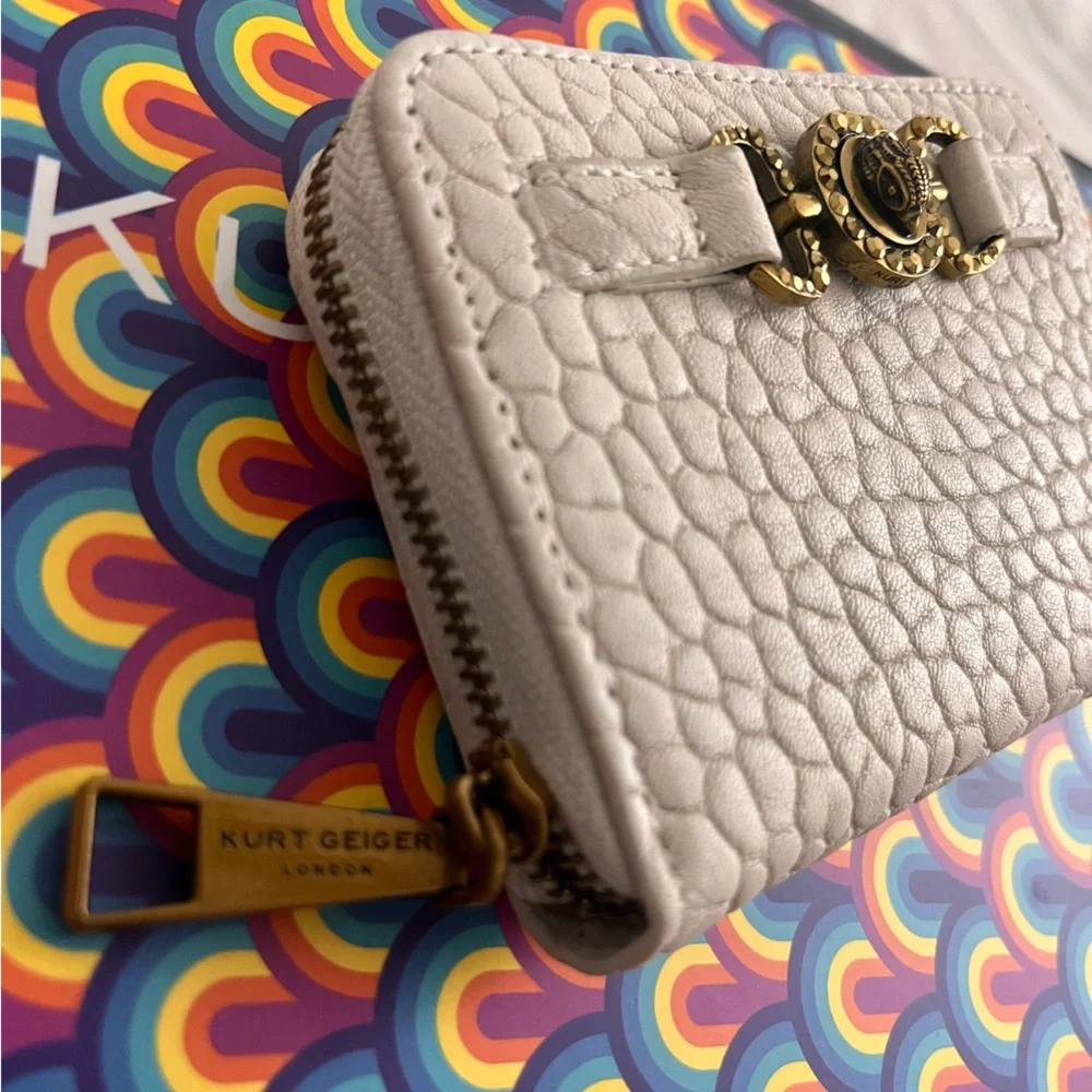 ✨Kurt Geiger White Pebbled Wallet with Gold Detail - Picture 4 of 6